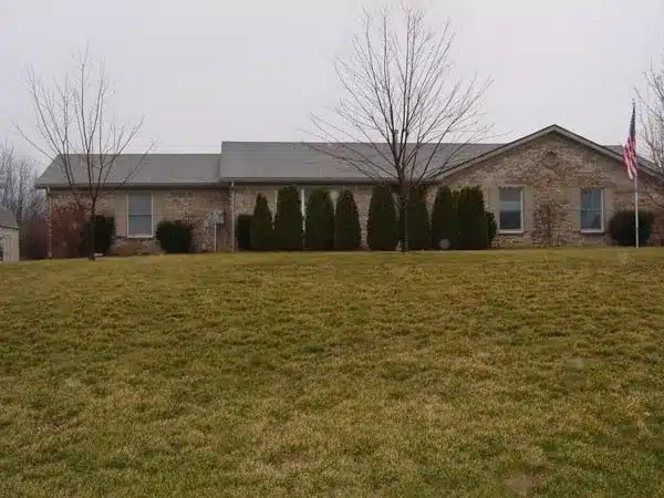 Brick ranch home with freshly painted exterior trim in Brownsburg, IN